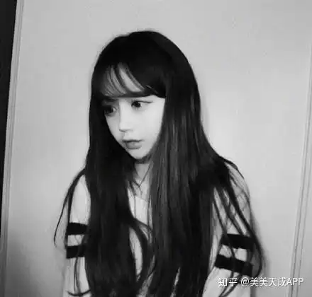 适合厚黑头发的女生发型,天然发色一样也超美