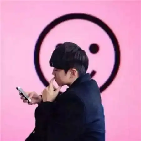 背影情侣头像一男一女,有时候真的很想和你走在一起