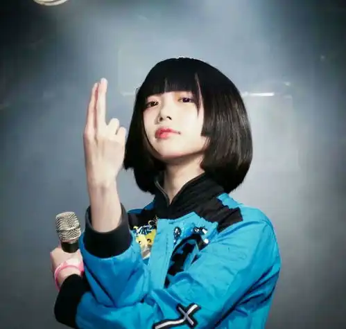 ano酱小恶魔系短发甜丧美少女