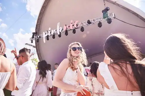 纽约最pink的野餐趴月底回归粉红少女心炸裂