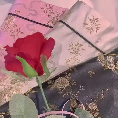 不顾别人感受是自私,太顾别人感受是自虐