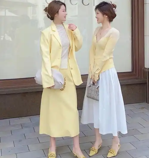 阳光明媚的夏日,最流行黄色系单品这样配真的好减龄少女感满满