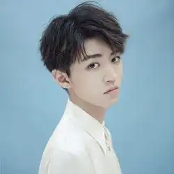 王俊凯首谈父亲,数次哽咽称不再让父母工作,光鲜背后太多心酸