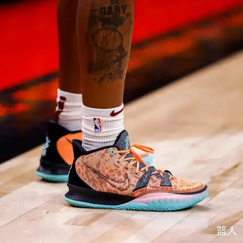 nba球员上脚耐克续约科比系列,拉文正式签约新百伦