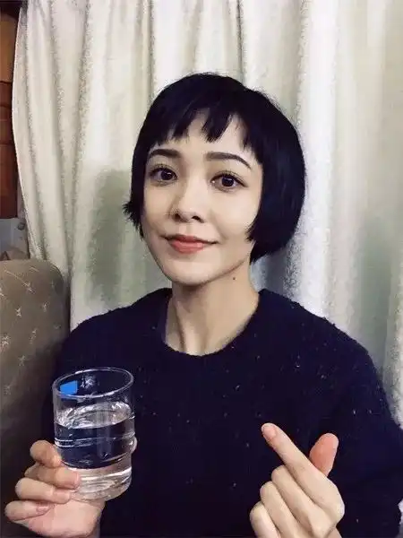 郭采洁短发有刘海造型