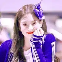 金色头发女生韩系头像韩国金发美女头像