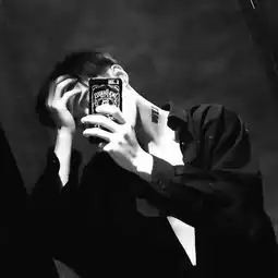 头像这世间哪有什么破镜重圆,破镜就该摔在地上踩得稀巴烂