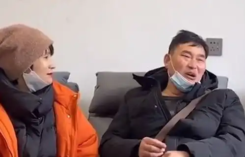 大衣哥高调款待曾主任,亚男说出猫腻被回怼,榜一大哥霸气护犊子