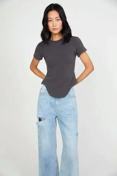 从男士内衣变成女士必备,它才是最百搭的时尚单品