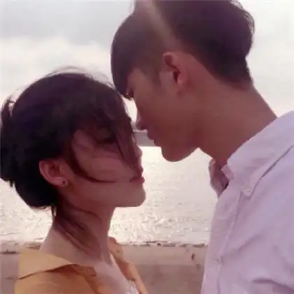 2020唯美情侣头像一对两张真人,最喜欢前面两对的