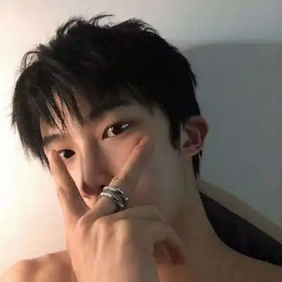 叼着烟的男生头像动漫