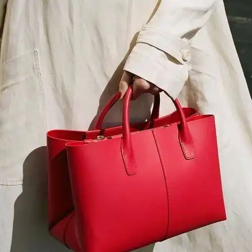 都说新年穿红装但是红色到底怎么穿不俗气