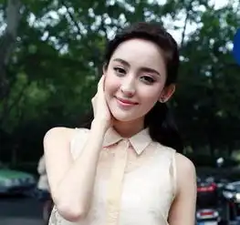 同是92年美女,一个备受大家喜爱,一个却频频招黑