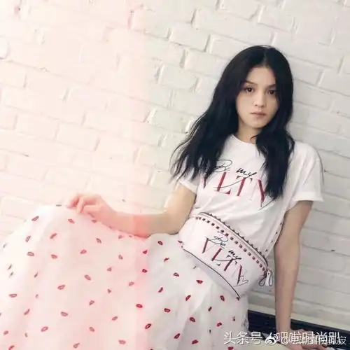 七夕包包大比拼,杨幂的mk杨颖的dior,竟然全被娜扎比了下去