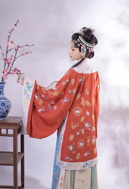 红色系古风女生头像唯美