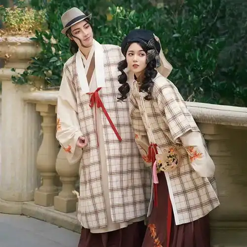 情侣之间就要放得开,出街这样穿,回头率百分之百