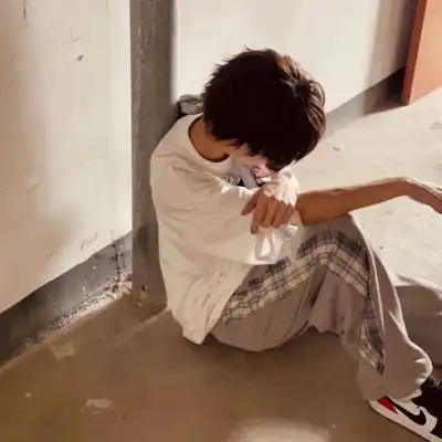 男生头像ins小众系真人早春