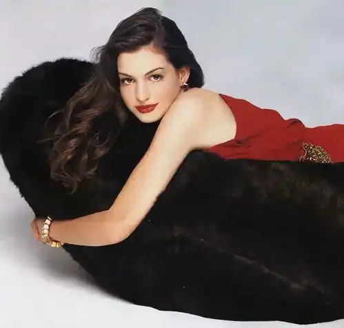 美女演员安妮海瑟薇