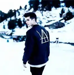 求下图头像的超清图片