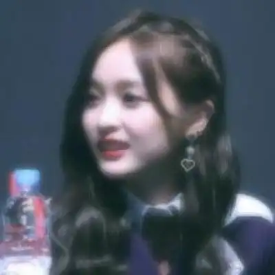 朦胧韩系风女头