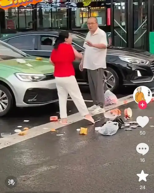 青岛一女子全身赤裸站出租车上跳舞,当地公安已介入调查