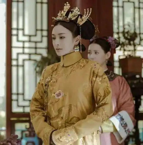 秦岚比10年前还漂亮,与吴磊合照惊艳网友