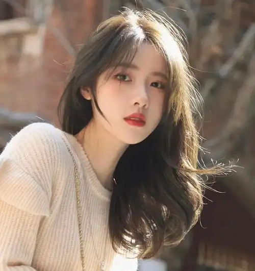 长脸女生想剪头,这4款发型才显气质更时髦,也是2021热门流行款