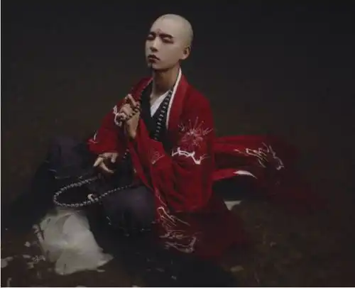 抖音最火禁欲系和尚,迷倒万千少女,网友和尚也可以这么帅