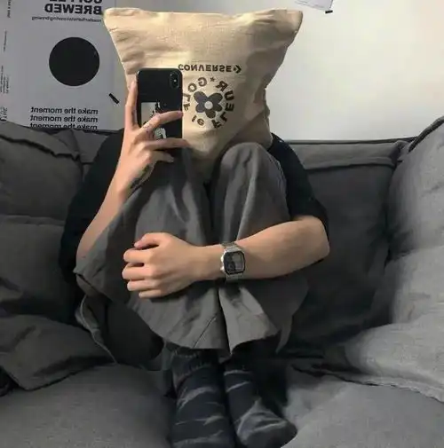 今天的头像这么好看,还取什么标题