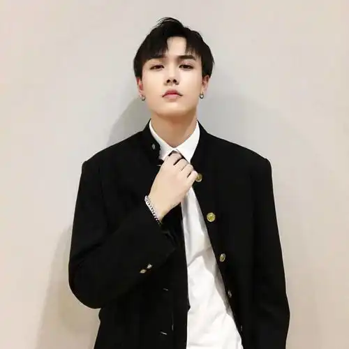 不再是个害羞的虎牙少年,刘昊然是如何通过穿搭成暖男的