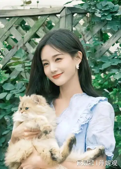 出演多部女主,颜值演技双在线却不火,今少女感和姐感并存,好美