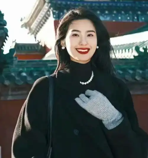 有品位的女人,很少戴这3种首饰出门,看着廉价寒酸掉档次