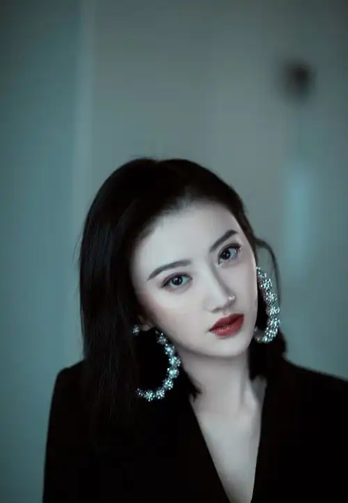 景甜是时尚圈十大未解之谜之首别闹了,她的时尚才是首要的