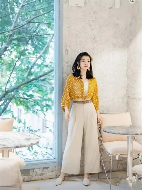 早春穿什么优雅还时髦三木博主的阔腿裤衬衫,简直美极了