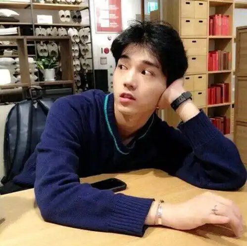 头像图片韩系男大转型