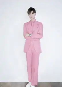 原来不仅女星喜欢粉色,男星超爱这个颜色,看看有你的爱豆吗