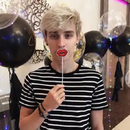 欧美个性男生头像,翻腾的心情无法平息的男人