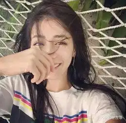 迪丽热巴的蝴蝶臀告诉你,女性完美身材不是瘦,而是瘦而不柴