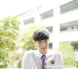男星同穿白衬衫白敬亭好帅,王俊凯太撩人,蔡徐坤成小奶狗