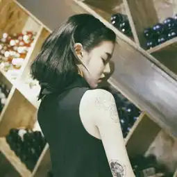 qq女生头像背影,有点酷的,韩系的