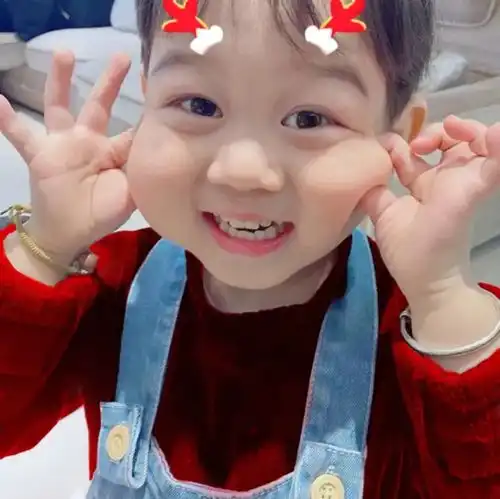 圣诞情头我跟圣诞老人说,礼物说我,小朋友是你