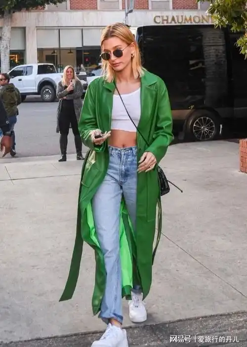 适合春天的绿色系穿搭,时髦又显白,谁穿谁好看