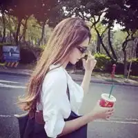 女生戴眼镜侧脸头像真人戴眼镜的女生侧面头像图片