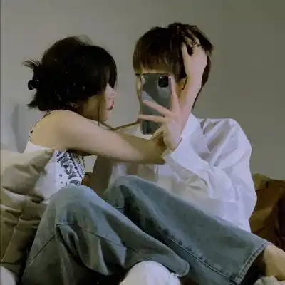 情侣头像真人超级的宠溺又很甜尽力坚强勇敢吧那才是路