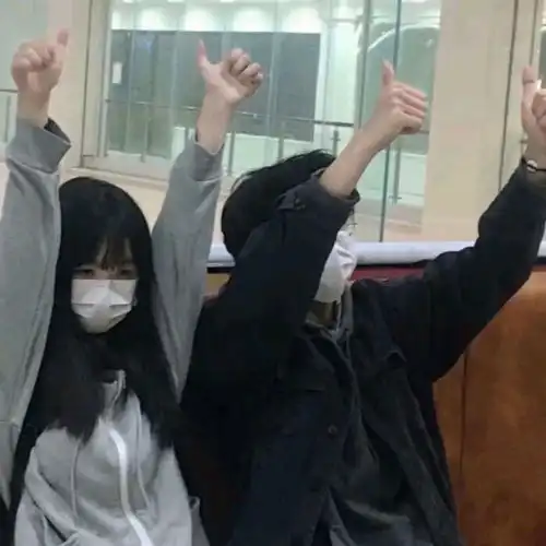 qq头像丧系女真人学生党