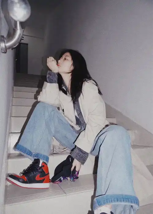 头像蓝色系男生简约清新