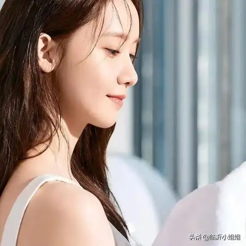林允儿,恬静温柔系列美少女,甜蜜初恋的感觉,你心动吗
