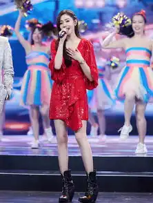 张天爱能不能好好穿鞋气质小裙子硬要配破罐靴,辣眼睛