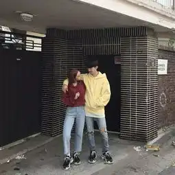 韩系情侣日常穿搭look高调放闪甜一波,赶快拉男朋友学起来