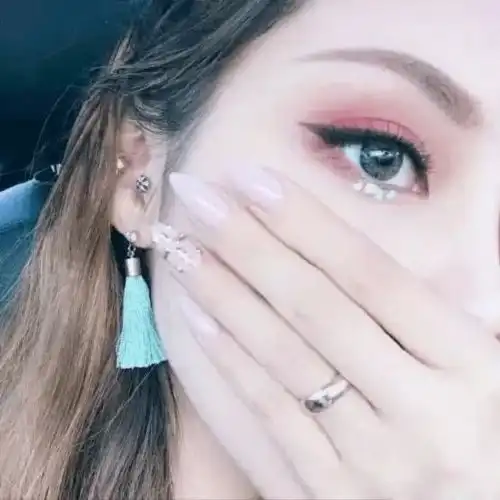 只要是个团,姐姐妹妹就离不开大亮片